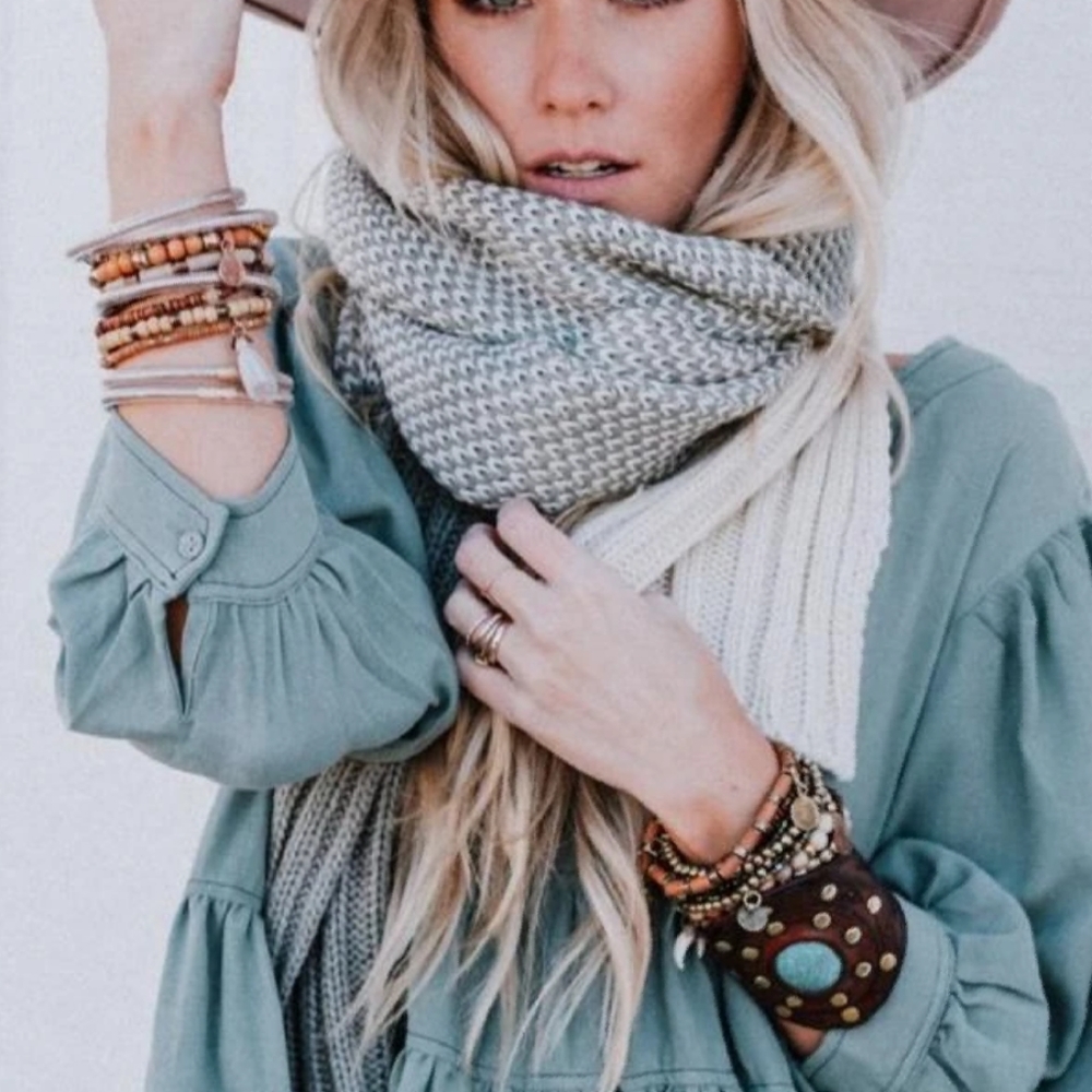 ⚘ Gifted Mariana Open Knit Oblong Scarf - Picture 3 of 3